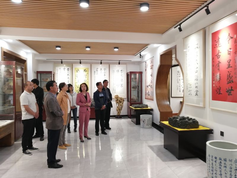 定西市副市长马文玫一行参观甘肃马家窑彩陶文化博物馆